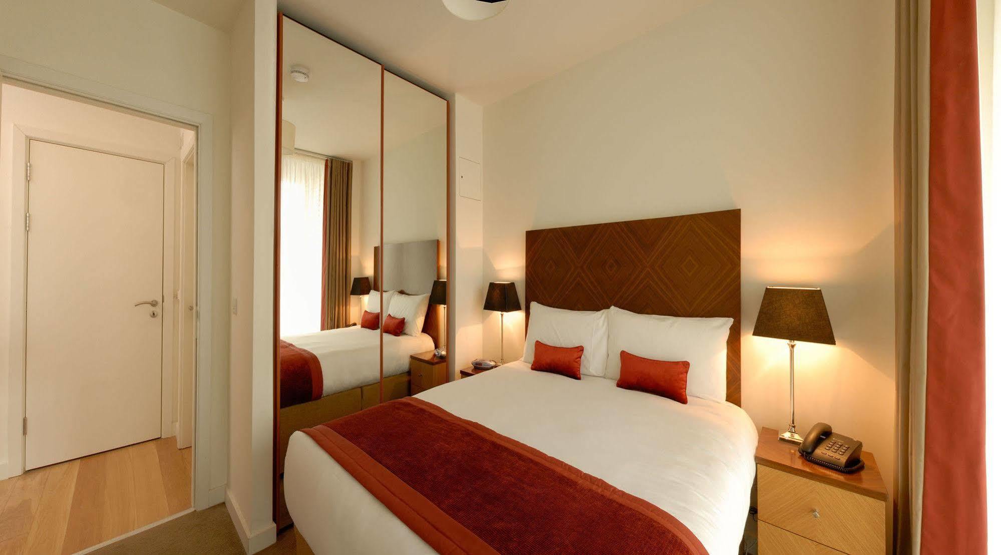 Premier Suites Dublin, Sandyford Extérieur photo