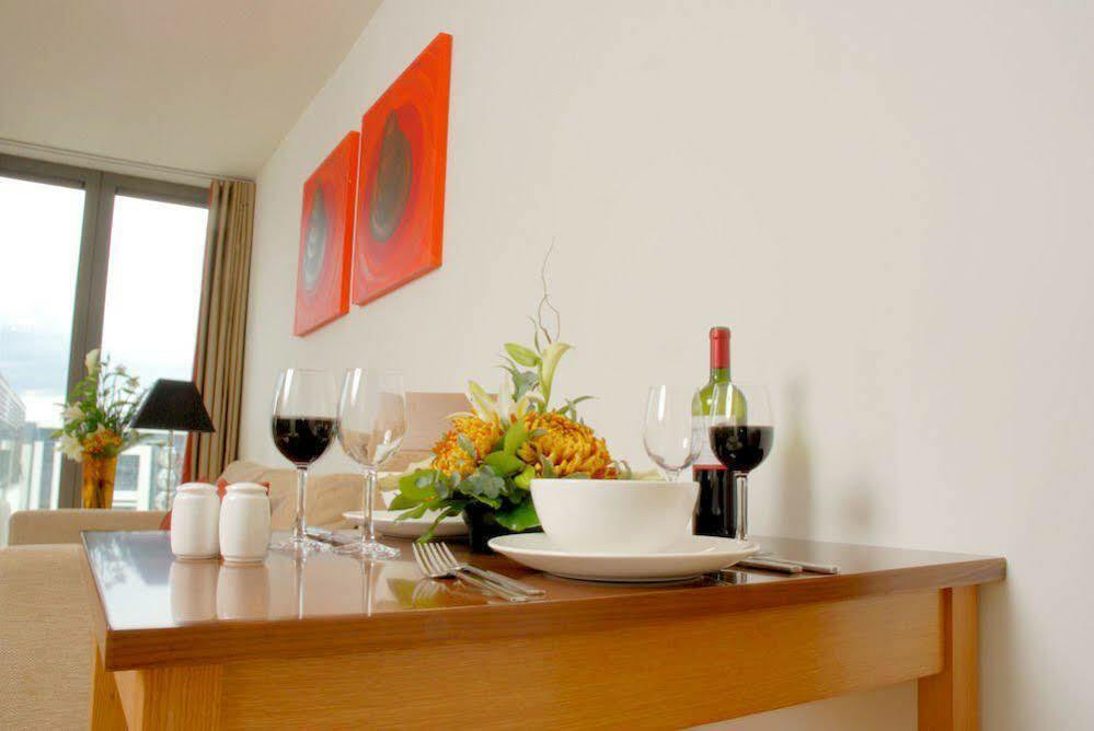 Premier Suites Dublin, Sandyford Extérieur photo