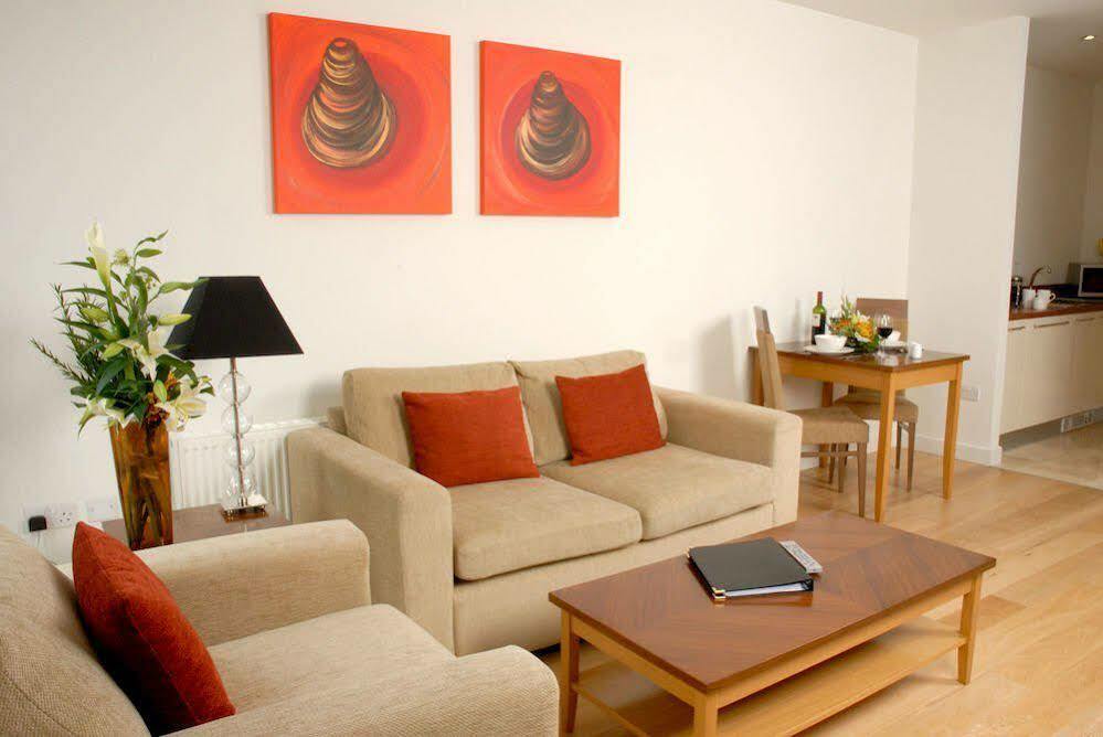 Premier Suites Dublin, Sandyford Extérieur photo